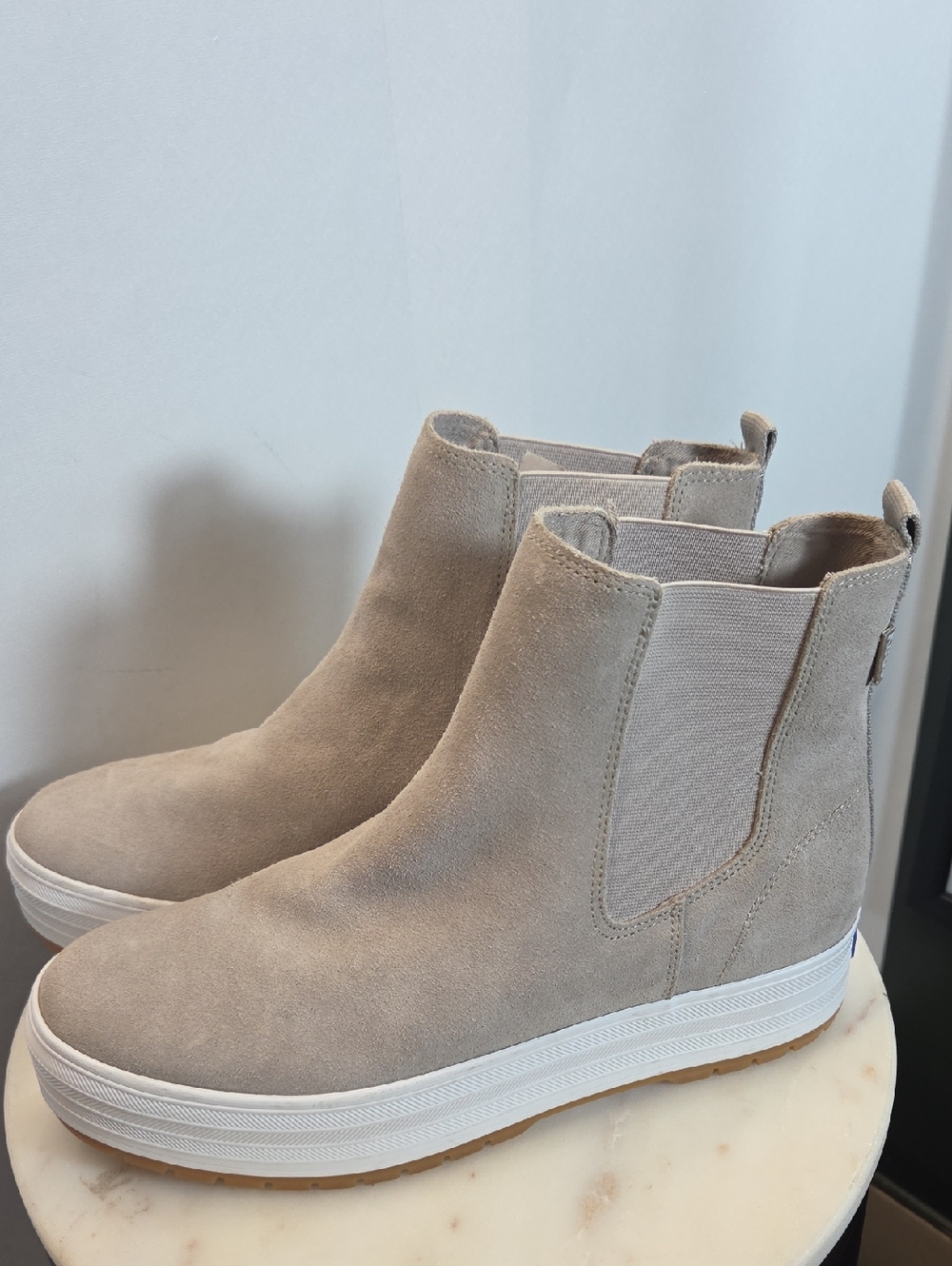 Keds Womens Beige Suede Chelsea Platform Booties Size 8.5